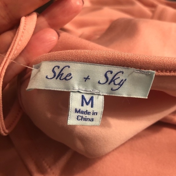 She+Sky Rose Open Shoulder Dress Size M NWT - Picture 5 of 8